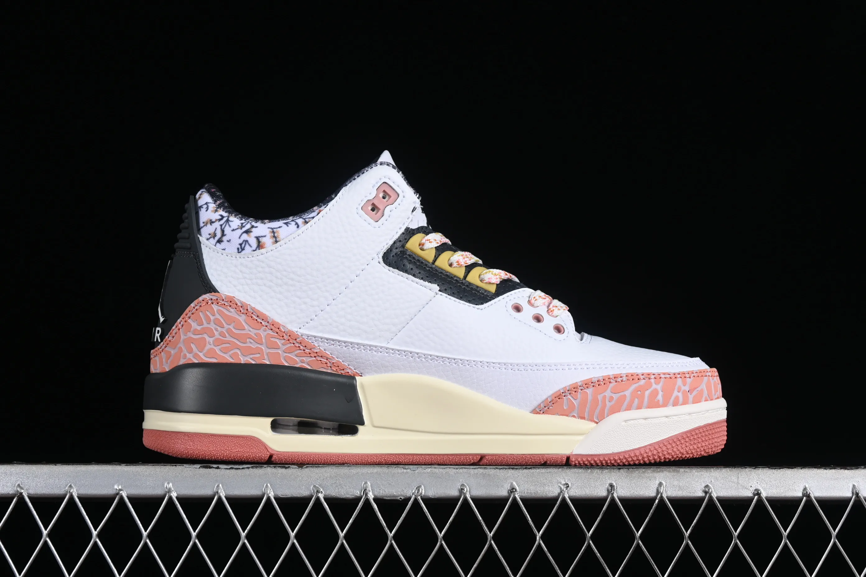 All categories Air Jordan Jordan series basketball shoes Air Jordan 3 cost-effective version Air Jordan 3 GS "Red Stardust" AJ3 Joe 3 new white pink flower 441140-100